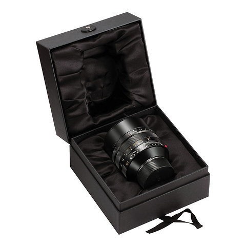 50mm f/0.95 Noctilux M Aspherical Manual Focus Lens (Black) Image 4