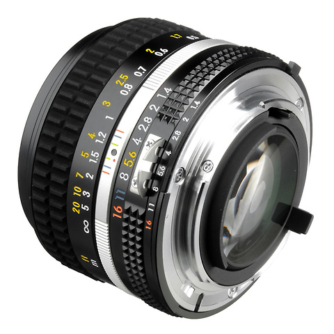 50mm f/1.4 AIS Manual Focus Lens Image 2