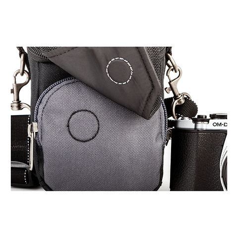 Mirrorless Mover 5 Camera Bag (Black/Charcoal) Image 2