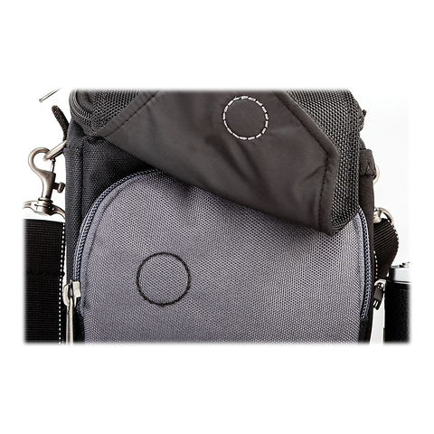 Mirrorless Mover 10 Camera Bag (Black/Charcoal) Image 2