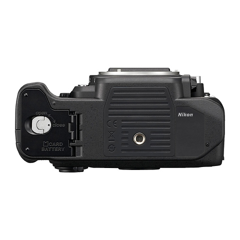 Df Digital SLR Camera with 50mm f/1.8 Lens (Black) Image 5