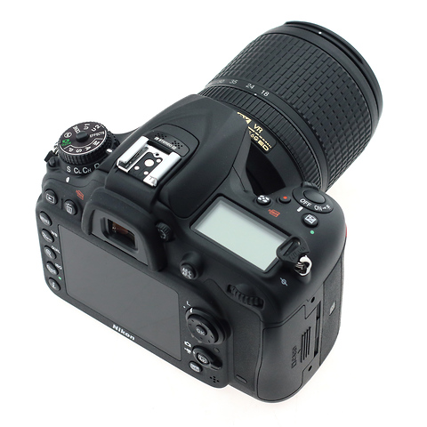 D7200 w/AF-S DX NIKKOR 18-140mm f3.5-5.6G ED VR Lens - Open Box Image 2
