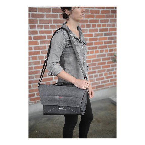 15 In. Everyday Messenger Bag (Charcoal) Image 6