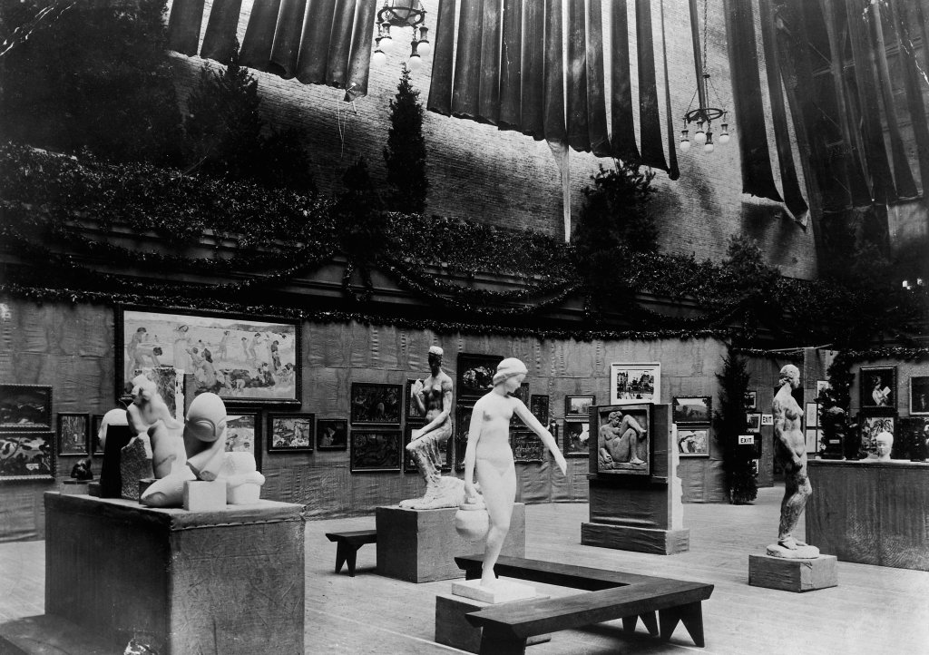 THE 1913 ARMORY ART EXHIBITION: How It Helped Free Photography From Pictorialism