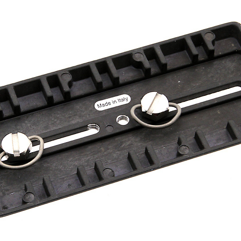 G1374/14B Quick Release Plate 3/8in. Image 1