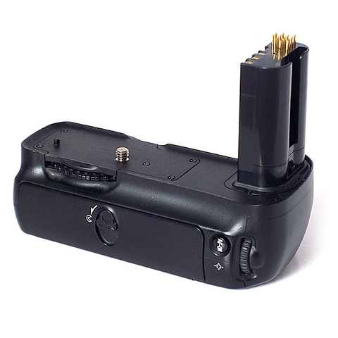 MB-D200 Multi-Power Battery Grip for D200 Camera Image 1