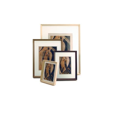 Woodworks 8x10 Frame for 5x7 Photograph Natural Image 0