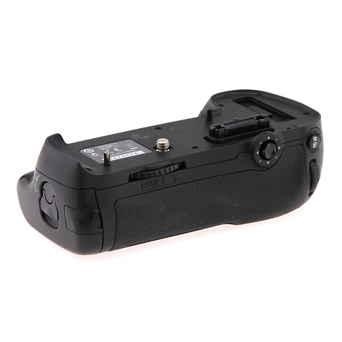 MB-D12 Multi-Power Battery Grip - Pre-Owned Image 1
