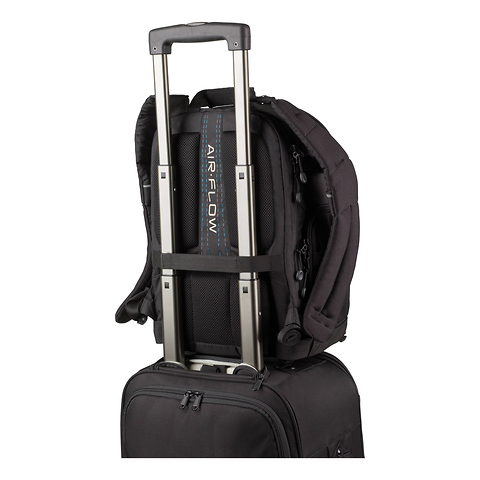 Shootout 18L Backpack (Black) Image 5