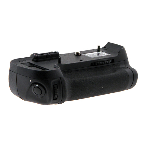 MB-D12 Multi-Power Battery Grip (Open Box) Image 0