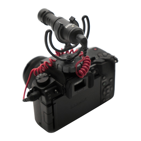 VideoMicro Compact On-Camera Microphone with Rycote Lyre Shock Mount Image 3