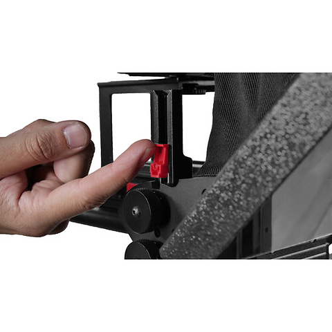 Proline Plus 17 in. Teleprompter with 17 in. Reversing Monitor Image 9