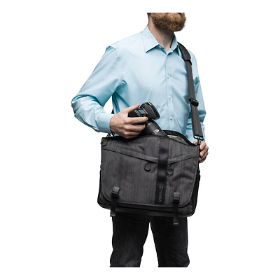 tenba dna 15 slim messenger bag