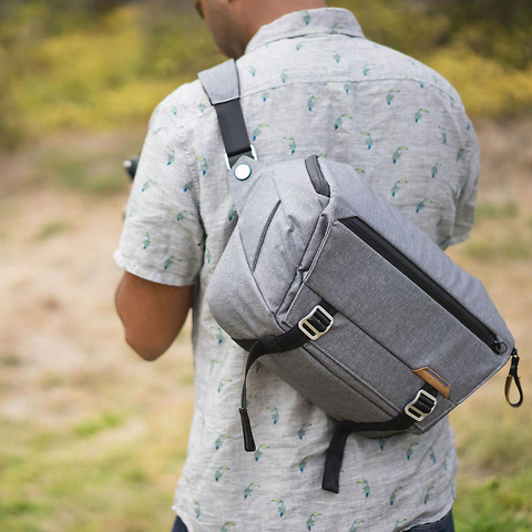 Everyday Sling (10L, Ash) Image 8