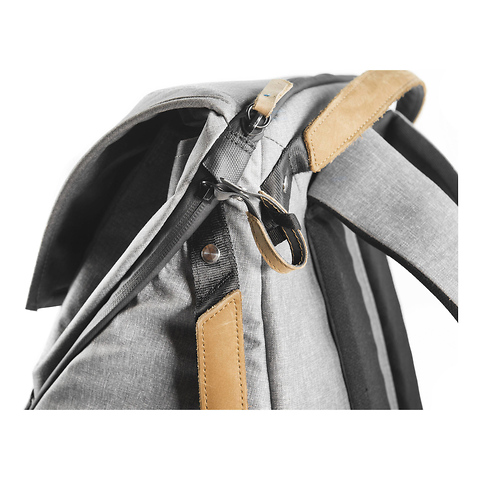 Everyday Backpack (30L, Ash) Image 3