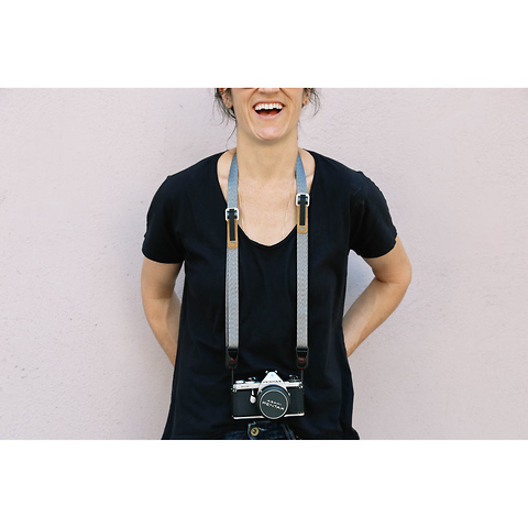 Leash Camera Strap (Ash) Image 9