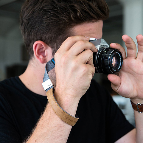 Cuff Camera Wrist Strap (Ash) Image 4