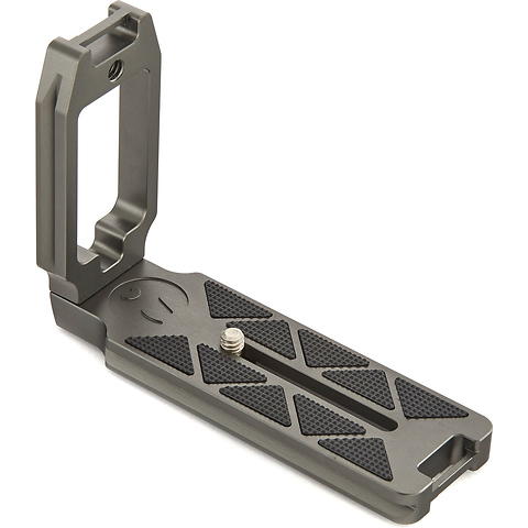 QR11-LC Universal L-Bracket (Gray) Image 0