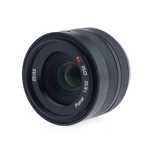 Touit 32mm f/1.8 Lens - Fujifilm X-Mount - Open Box Image 2