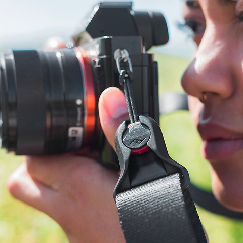 Slide Lite Camera Strap (Black) Image 10