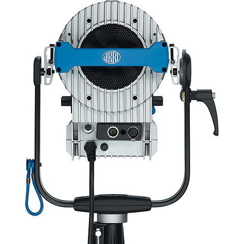 L7-C LE2 LED Fresnel (Silver/Blue, Manual Mount) Image 3