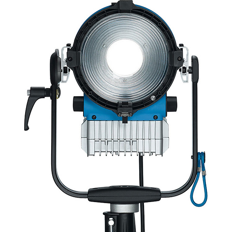 L7-C LE2 LED Fresnel (Silver/Blue, Manual Mount) Image 1