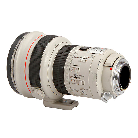 EF 200mm f/1.8 L USM Lens with Hood & Trunk- Pre-Owned Image 0
