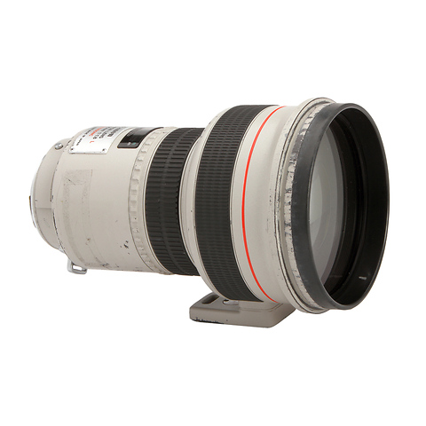 EF 200mm f/1.8 L USM Lens with Hood & Trunk- Pre-Owned Image 1