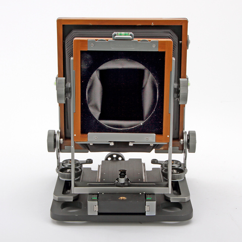 Chamonix N-2 4x5 Field Camera Pre Owned

Kit 
Includes Schneider 150mm f5.6 Symmar,
Pelican case and 5 film holders. Image 1