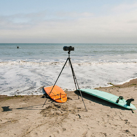 Aluminum Travel Tripod Image 6