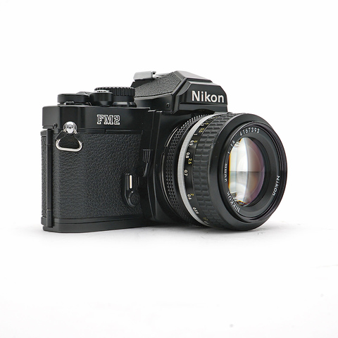FM2N Camera with 50mm f/1.4 Lens (Black) - Pre-Owned Image 3