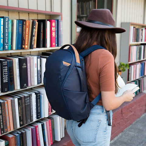 Everyday Backpack Zip (15L, Midnight) Image 9