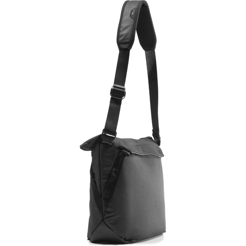 Everyday Tote v2 (15L, Black) Image 1