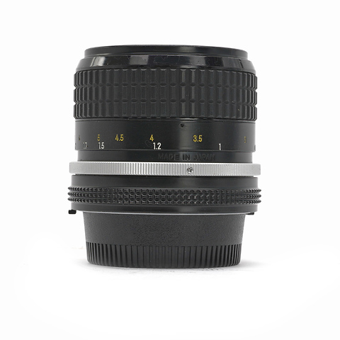 Nikkor 85mm f/2.0 AI Lens  - Pre-Owned Image 4