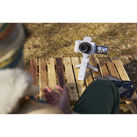 Alpha ZV-E1 Mirrorless Digital Camera with 28-60mm Lens (White) Image 10