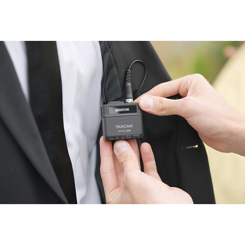 DR-10L Pro Field Recorder and Lavalier Microphone Image 8
