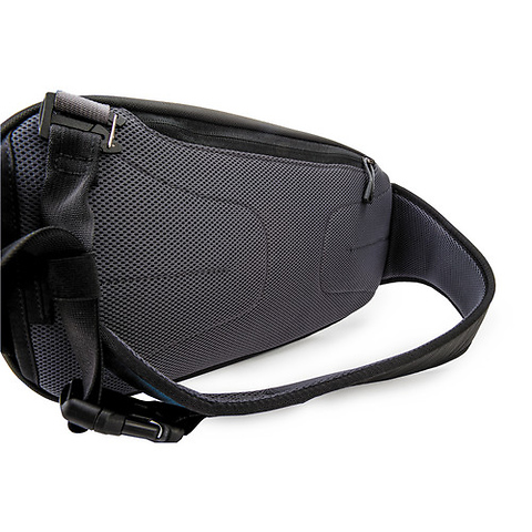 TurnStyle 20 Sling Camera Bag V1 (Charcoal) 465 - Pre-Owned Image 2