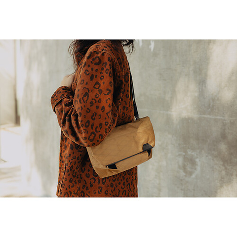 Field Pouch v2 (Coyote) Image 3