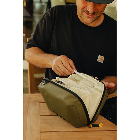 Tech Pouch (Kelp, 2L) Image 4