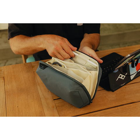 Tech Pouch (Ocean, 2L) Image 3