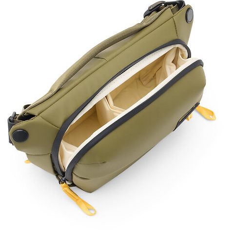Everyday Sling (Kelp, 3L) Image 1