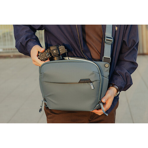 Everyday Sling (Ocean, 6L) Image 5