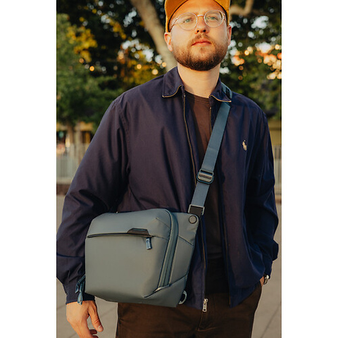 Everyday Sling (Ocean, 6L) Image 6