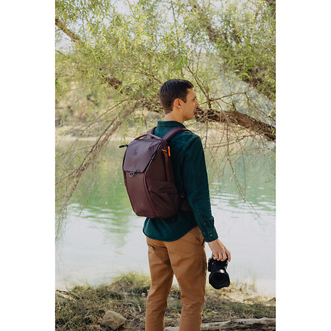 Everyday Backpack (Eclipse, 20L) Image 4