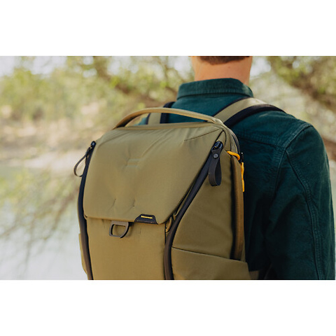 Everyday Backpack (Kelp, 20L) Image 6