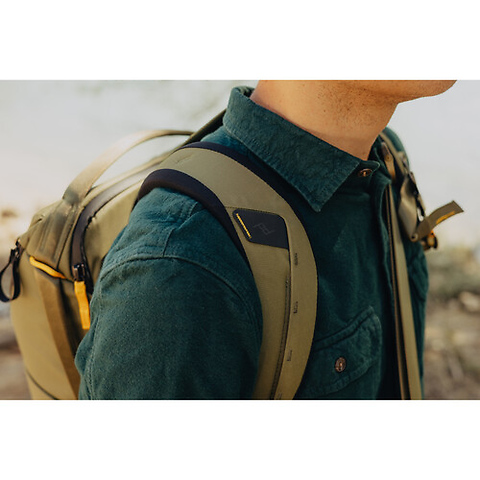 Everyday Backpack (Kelp, 20L) Image 9
