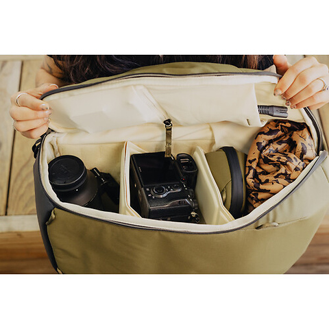 Everyday Backpack Zip (Kelp Green, 20L) Image 3