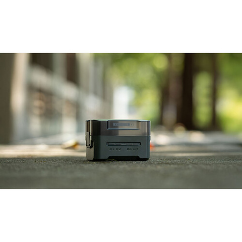 Portable Charging Station for EN-EL15C Batteries Image 4
