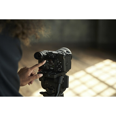FX2 Digital Cinema Camera Body Image 9