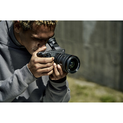FX2 Digital Cinema Camera with XLR Handle Unit Image 10